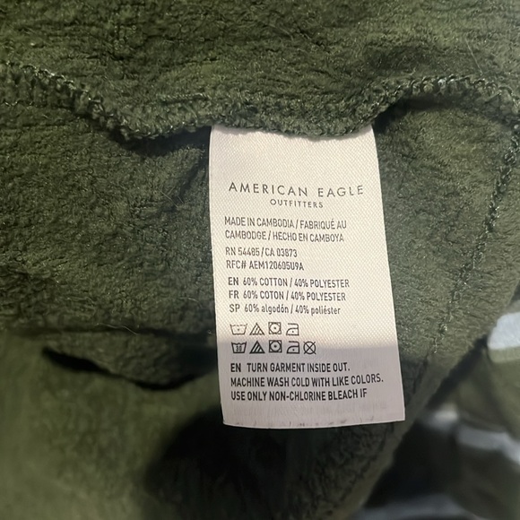 A&E cropped cut off sweatshirt! - Picture 7 of 7